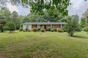 469 Lakeview Dr, Burlington, NC 27215 - Photo 3