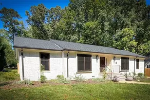 4706 Horseshoe Ln, Greensboro, NC 27410 - Photo 3