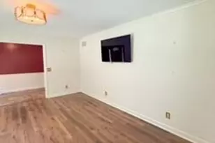 4706 Horseshoe Ln, Greensboro, NC 27410 - Photo 9