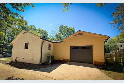 4706 Horseshoe Lane, Greensboro, NC 27410 - Photo 5