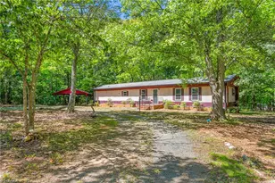 6243 Quail Hollow Dr, Pleasant Garden, NC 27313 - Photo 3