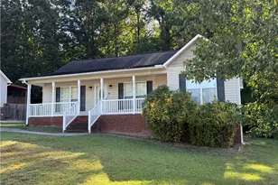 13 Thomasville High Dr, Thomasville, NC 27360 - Photo 3