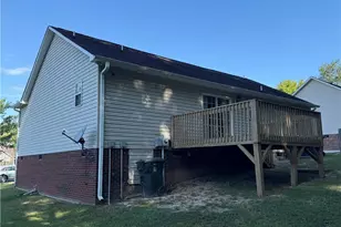 13 Thomasville High Dr, Thomasville, NC 27360 - Photo 5