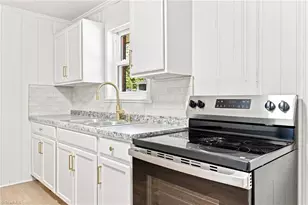 1664 NE 23rd St, Winston-Salem, NC 27105 - Photo 9