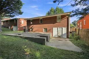 1664 NE 23rd St, Winston-Salem, NC 27105 - Photo 25