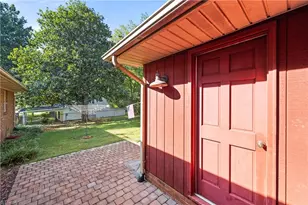 2909 Marlborough Rd, Burlington, NC 27215 - Photo 33