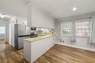 2909 Marlborough Rd, Burlington, NC 27215 - Photo 13