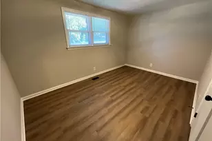 1413 Gracewood Dr, Greensboro, NC 27408 - Photo 9