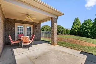 4318 Rockledge Ln, Thomasville, NC 27360 - Photo 29