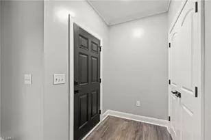 4318 Rockledge Ln, Thomasville, NC 27360 - Photo 3