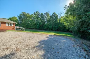 624 Gilbreath St, Graham, NC 27253 - Photo 5