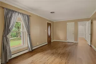 5806 Carriage Ln, Greensboro, NC 27410 - Photo 5