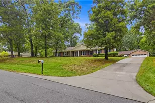 5806 Carriage Ln, Greensboro, NC 27410 - Photo 3