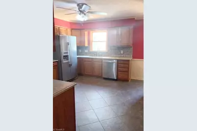 2512 Calumet Court, High Point, NC 27265 - Photo 9