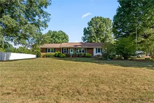 1429 Oak Ridge Rd, Kernersville, NC 27284 - Photo 5