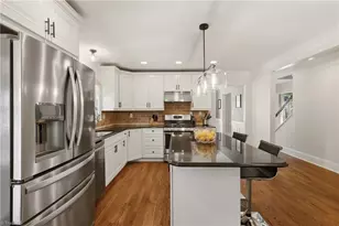 212 Country Club Dr, Greensboro, NC 27408 - Photo 13