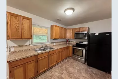 4865 Baux Mountain Road, Winston-Salem, NC 27105 - Photo 5