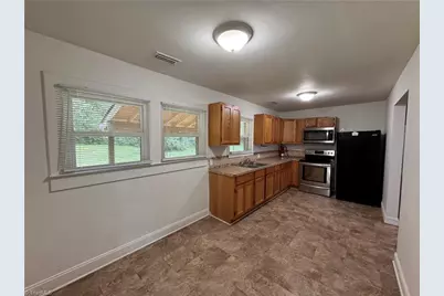4865 Baux Mountain Road, Winston-Salem, NC 27105 - Photo 7