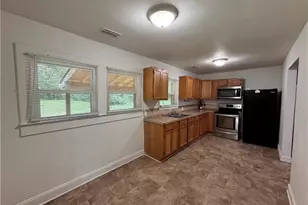 4865 Baux Mountain Rd, Winston-Salem, NC 27105 - Photo 7