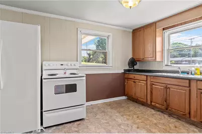 5035 Shattalon Drive, Winston-Salem, NC 27106 - Photo 9