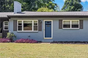 2816 Vanhoy Rd, Yadkinville, NC 27055 - Photo 3