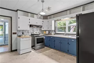 2816 Vanhoy Rd, Yadkinville, NC 27055 - Photo 13