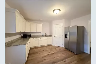 711 Sunrise Avenue, Thomasville, NC 27360 - Photo 21
