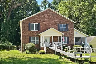 711 Sunrise Ave, Thomasville, NC 27360 - Photo 1