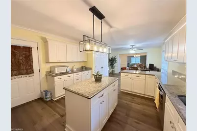 711 Sunrise Avenue, Thomasville, NC 27360 - Photo 11