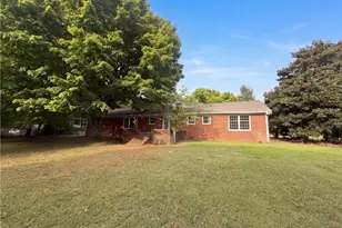 3828 Waterview Rd, High Point, NC 27265 - Photo 5