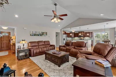 129 Club House Drive, Reidsville, NC 27320 - Photo 5