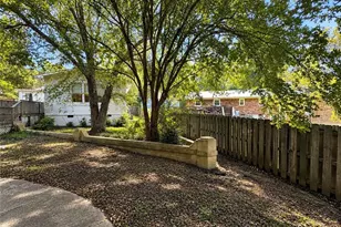 4711 Summit Ave, Greensboro, NC 27405 - Photo 21