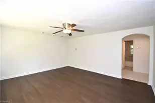 2013 N Ashland Dr, Burlington, NC 27217 - Photo 3