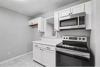 7137 Friendly Avenue #C, Greensboro, NC 27410 - Photo 9