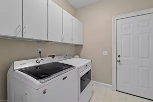 3905 Battenburg Ct, Greensboro, NC 27410 - Photo 19