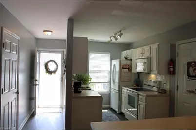 2942 Hyde Place Circle, Winston-Salem, NC 27103 - Photo 3