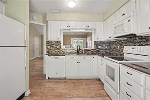 2800 Shadowbrook Ln, Winston-Salem, NC 27103 - Photo 11