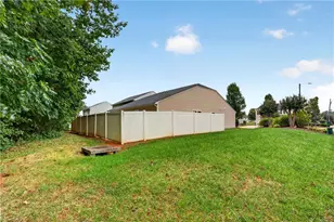 3034 Desmond Woods Dr, Greensboro, NC 27405 - Photo 37