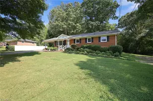 423 Bradley Rd, Winston-Salem, NC 27107 - Photo 5