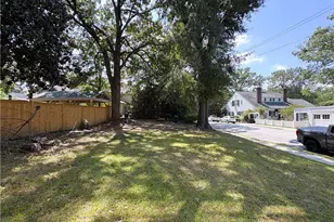 202 Isabel St, Greensboro, NC 27401 - Photo 9