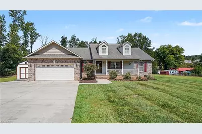 504 Evergreen Trail, Thomasville, NC 27360 - Photo 3