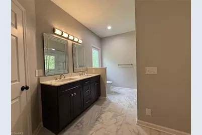 2528 Treetop Lane, Winston-Salem, NC 27101 - Photo 9