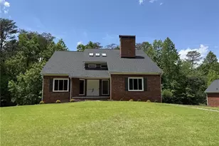 2528 Treetop Ln, Winston-Salem, NC 27101 - Photo 1