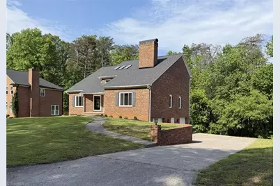 2528 Treetop Lane, Winston-Salem, NC 27101 - Photo 3