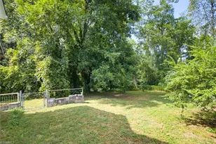 710 Wentworth St, Reidsville, NC 27320 - Photo 27