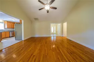 2103 Forest Edge Dr, Greensboro, NC 27406 - Photo 9