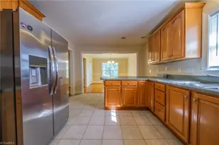 2103 Forest Edge Dr, Greensboro, NC 27406 - Photo 11