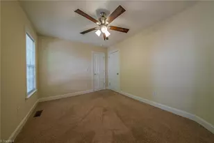2103 Forest Edge Dr, Greensboro, NC 27406 - Photo 23