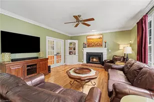 7901 Merrick Ct, Greensboro, NC 27409 - Photo 11