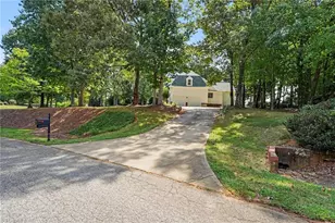 7901 Merrick Ct, Greensboro, NC 27409 - Photo 43
